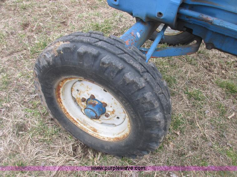 image for item AB9434 1967 Ford 5000 tractor