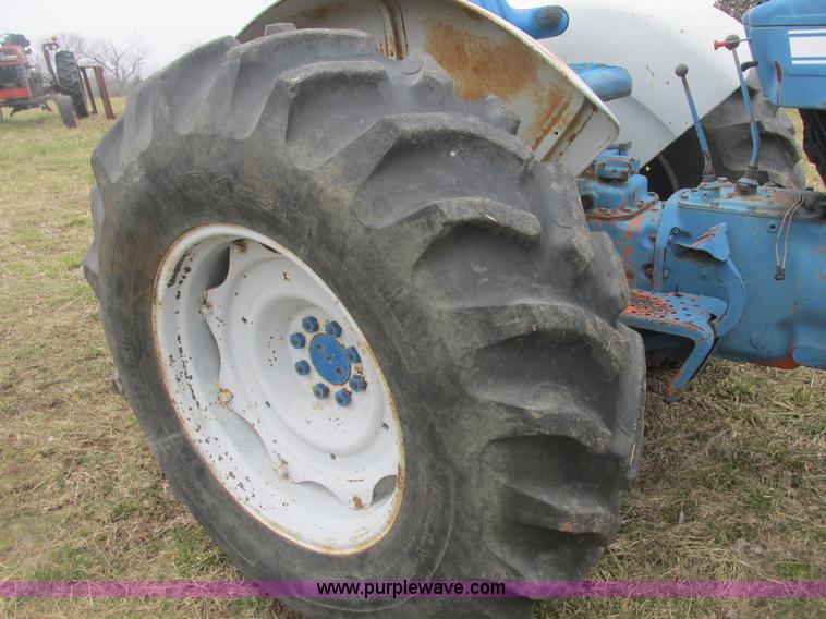 image for item AB9434 1967 Ford 5000 tractor