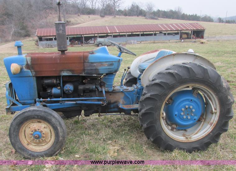 image for item AB9435 Ford 3000 tractor