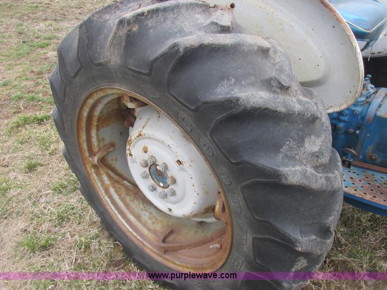 image for item AB9435 Ford 3000 tractor