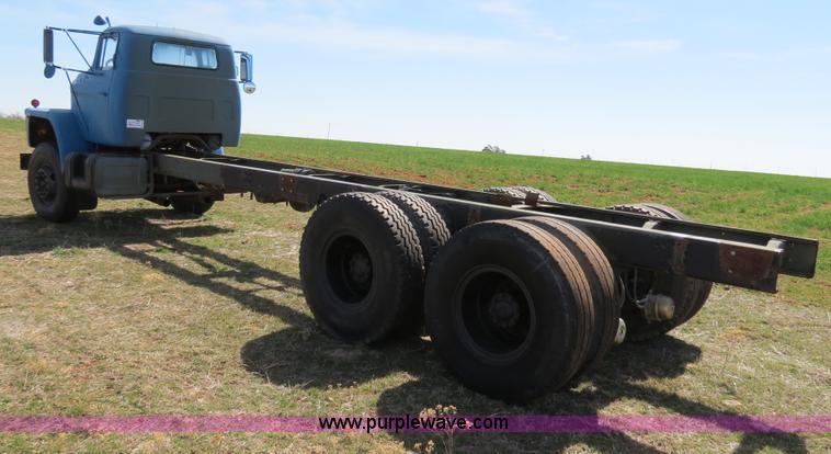 image for item B4666 1971 Dodge T80 cab and chassis