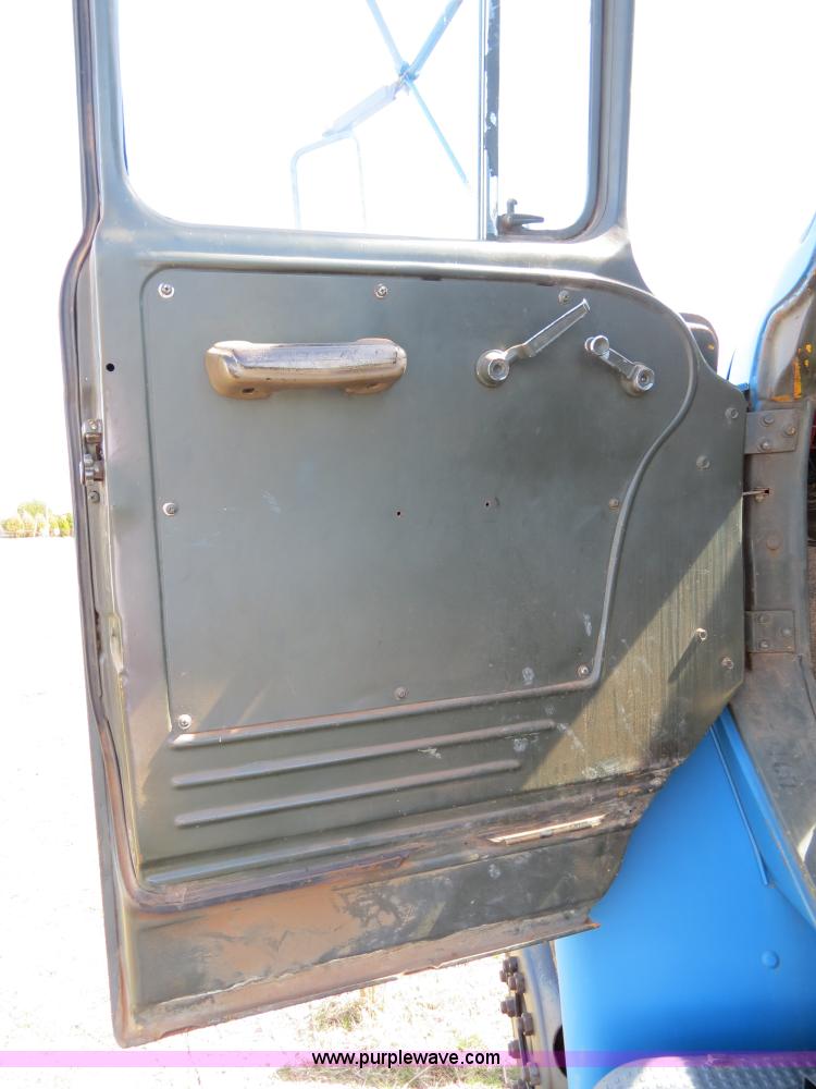image for item B4666 1971 Dodge T80 cab and chassis