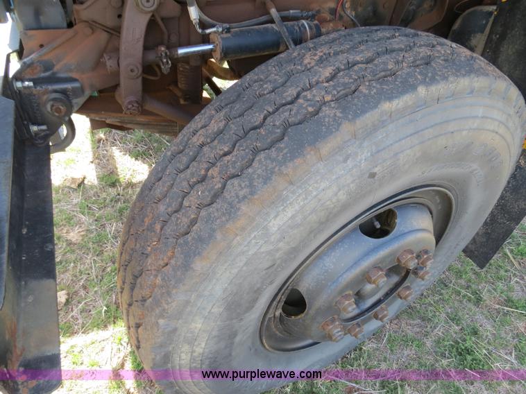 image for item B4666 1971 Dodge T80 cab and chassis