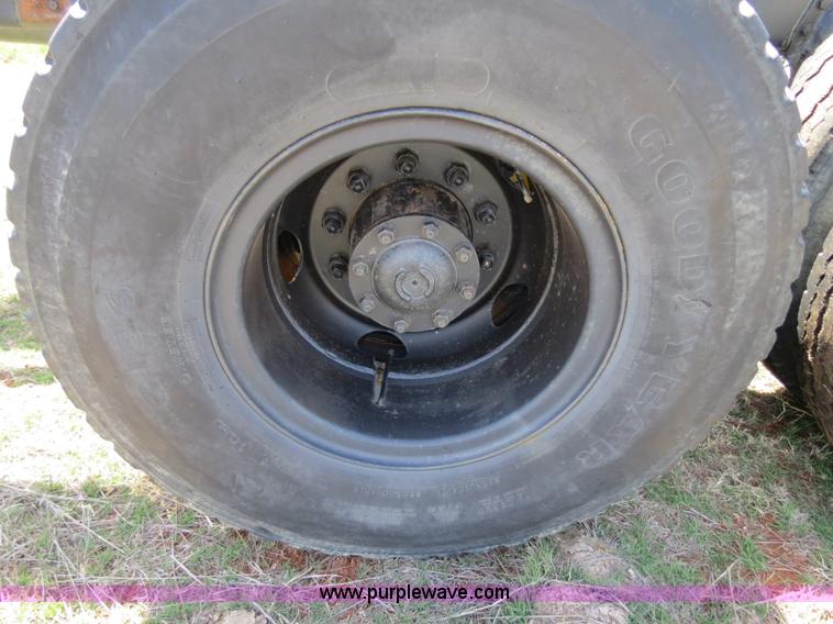 image for item B4666 1971 Dodge T80 cab and chassis