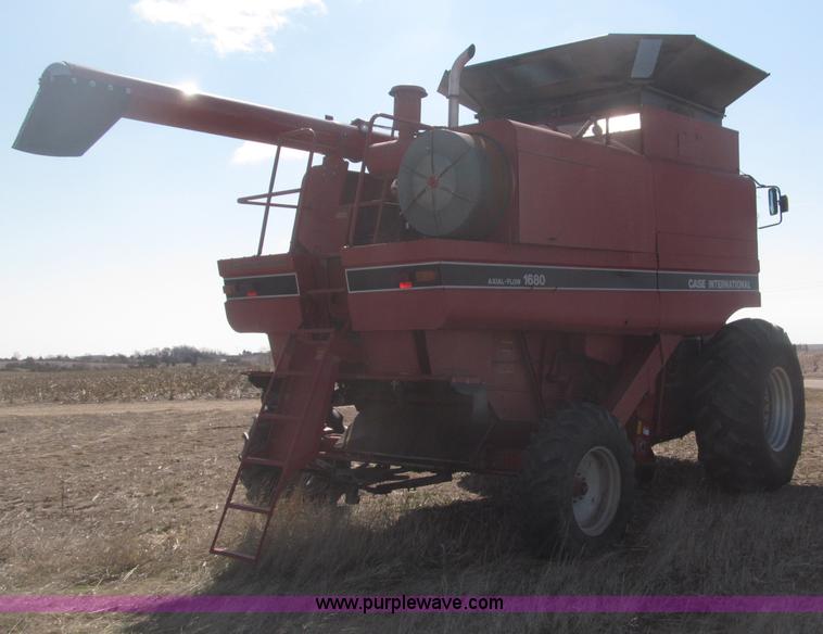 image for item B5438 1992 Case IH 1680 Axial-Flow combine