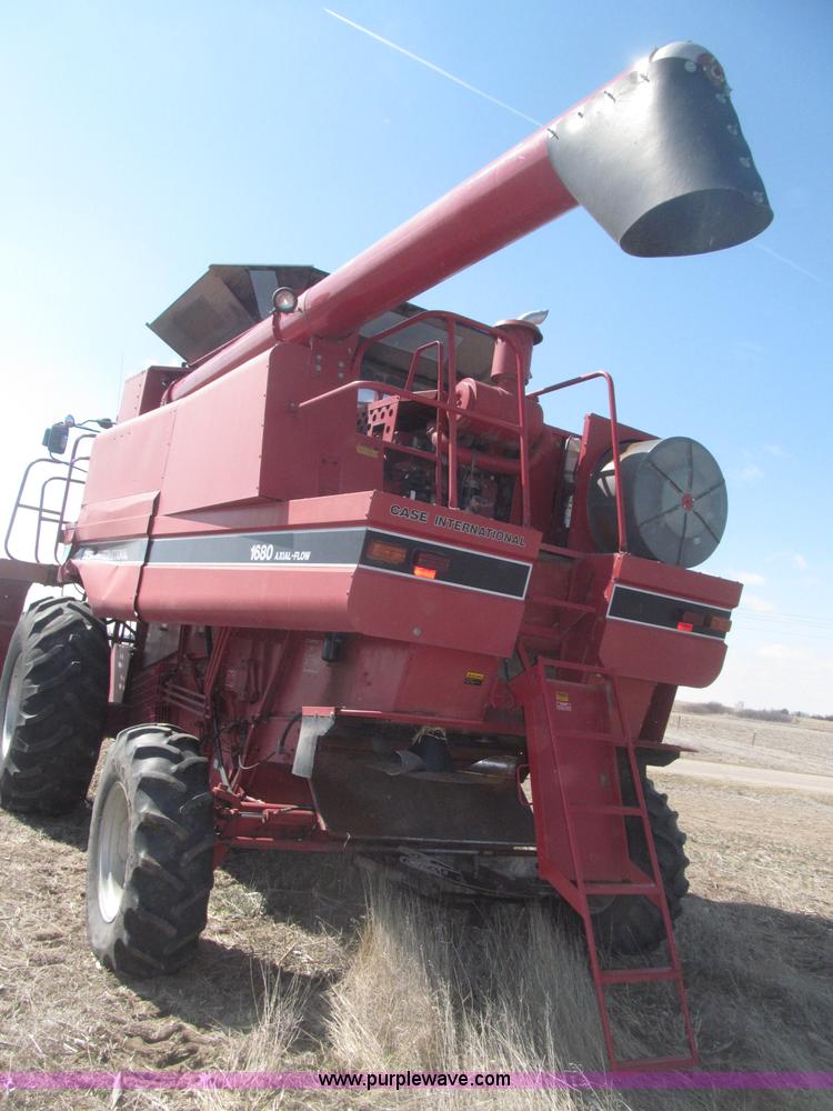image for item B5438 1992 Case IH 1680 Axial-Flow combine