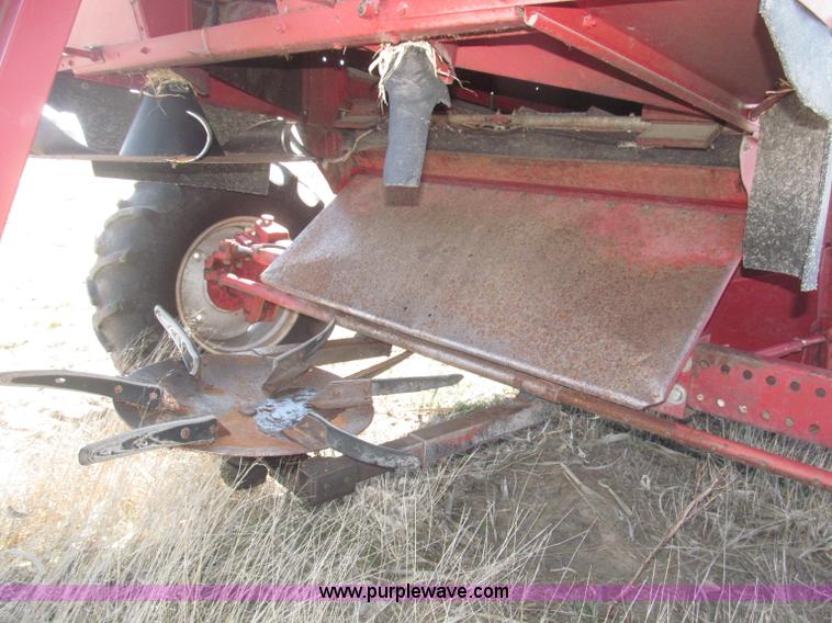 image for item B5438 1992 Case IH 1680 Axial-Flow combine