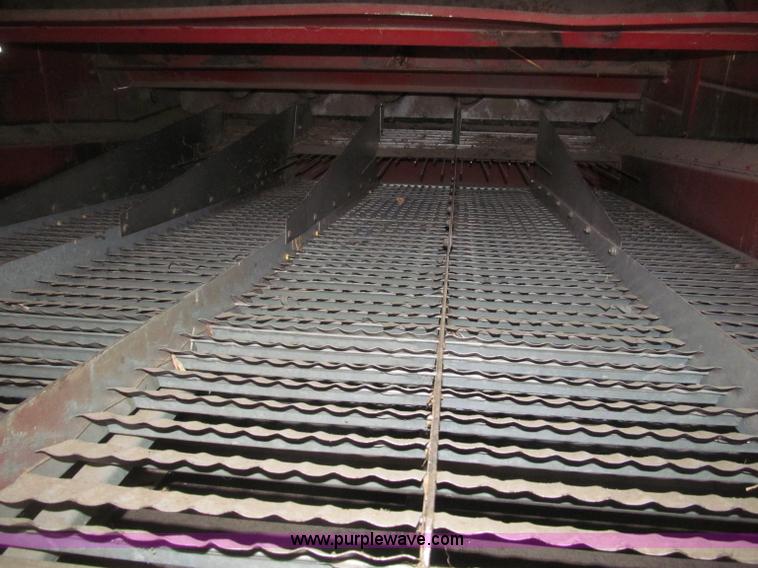 image for item B5438 1992 Case IH 1680 Axial-Flow combine