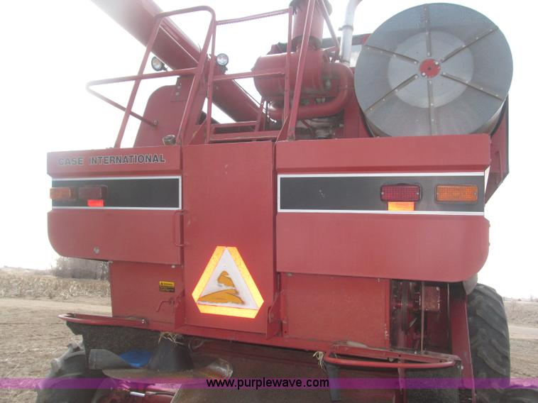 image for item B5438 1992 Case IH 1680 Axial-Flow combine