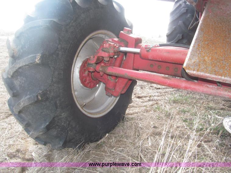 image for item B5438 1992 Case IH 1680 Axial-Flow combine