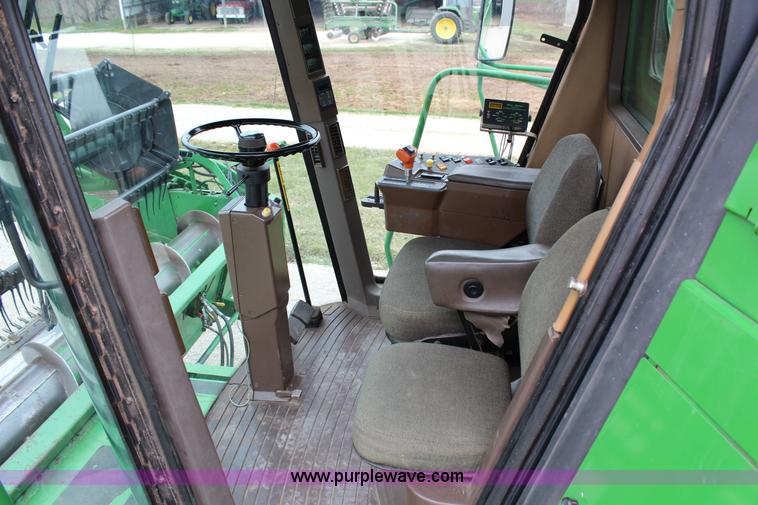 image for item C1005 1989 John Deere 9500 RWA combine
