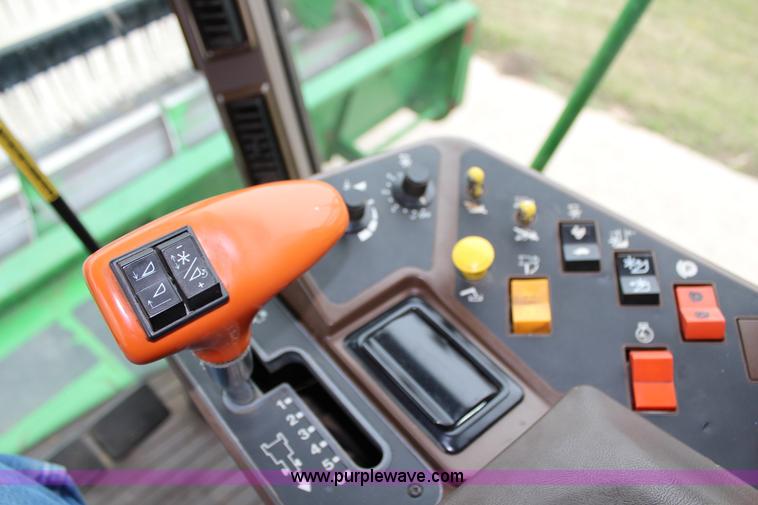 image for item C1005 1989 John Deere 9500 RWA combine