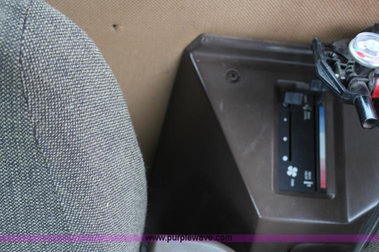 image for item C1005 1989 John Deere 9500 RWA combine