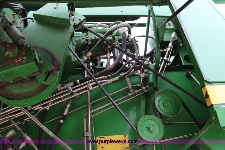 image for item C1005 1989 John Deere 9500 RWA combine