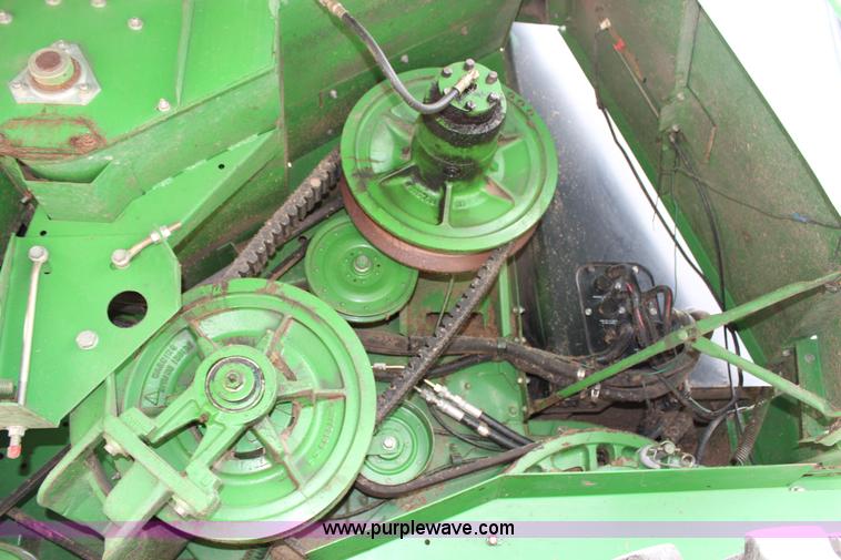 image for item C1005 1989 John Deere 9500 RWA combine