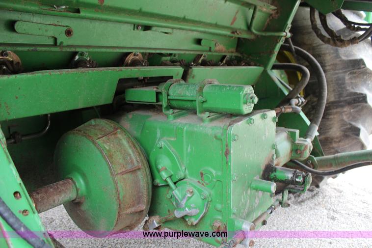 image for item C1005 1989 John Deere 9500 RWA combine