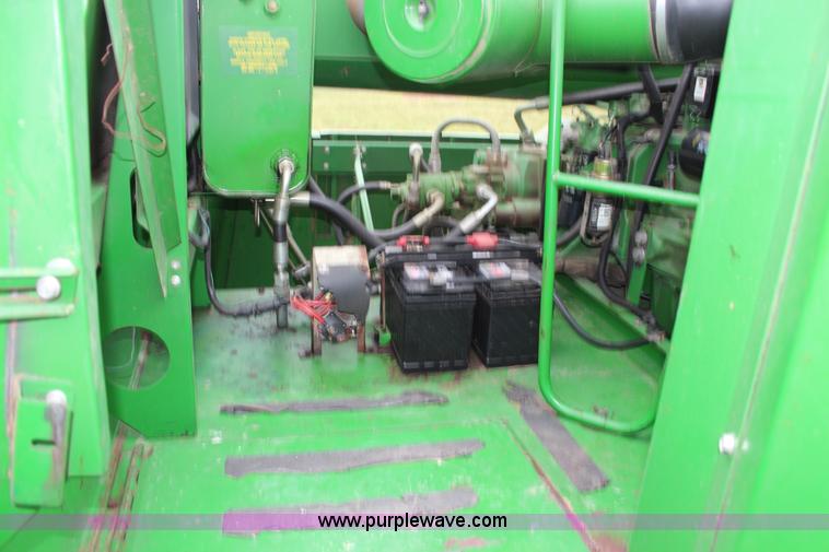 image for item C1005 1989 John Deere 9500 RWA combine