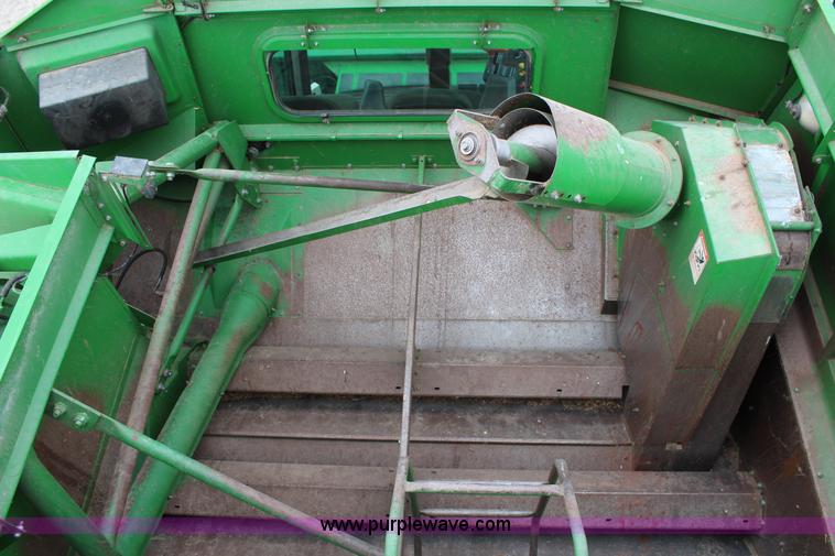 image for item C1005 1989 John Deere 9500 RWA combine