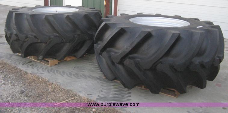 image for item C1009 (2) Firestone Champion Spade Grip 30.5L-32 tires