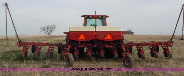 image for item C1011 Case IH 900 Cyclo Air planter
