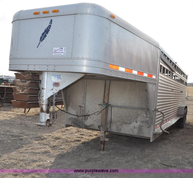 image for item C3426 1998 Featherlite 8120 gooseneck livestock trailer