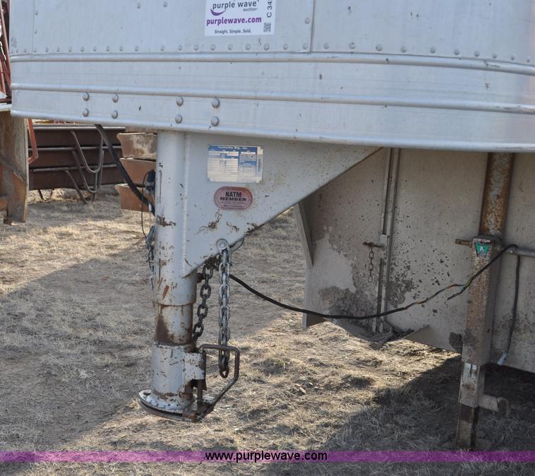 image for item C3426 1998 Featherlite 8120 gooseneck livestock trailer