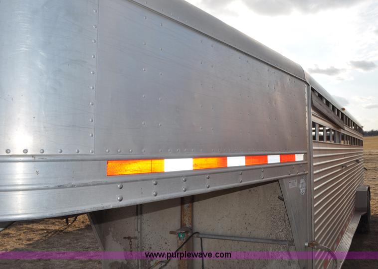 image for item C3426 1998 Featherlite 8120 gooseneck livestock trailer