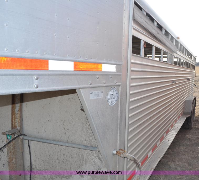 image for item C3426 1998 Featherlite 8120 gooseneck livestock trailer