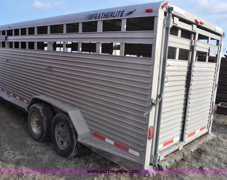 image for item C3426 1998 Featherlite 8120 gooseneck livestock trailer