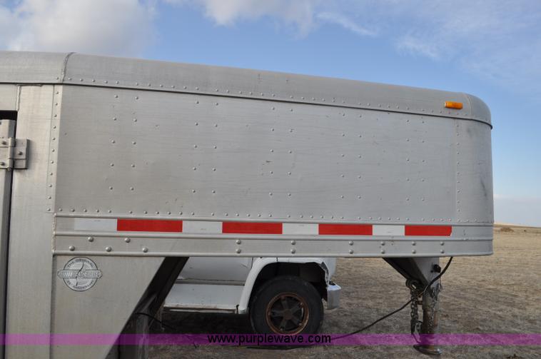 image for item C3426 1998 Featherlite 8120 gooseneck livestock trailer