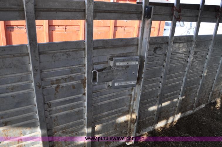 image for item C3426 1998 Featherlite 8120 gooseneck livestock trailer