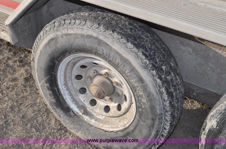 image for item C3426 1998 Featherlite 8120 gooseneck livestock trailer