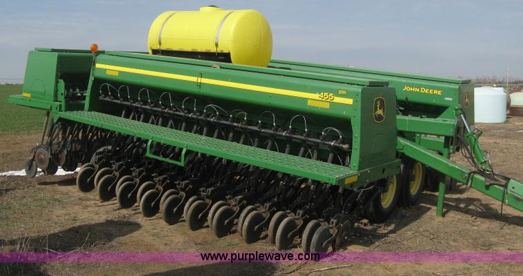 image for item E3323 John Deere 455 grain drill