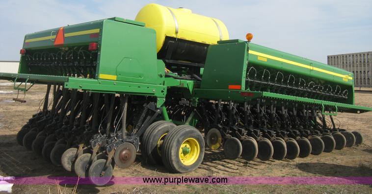 image for item E3323 John Deere 455 grain drill