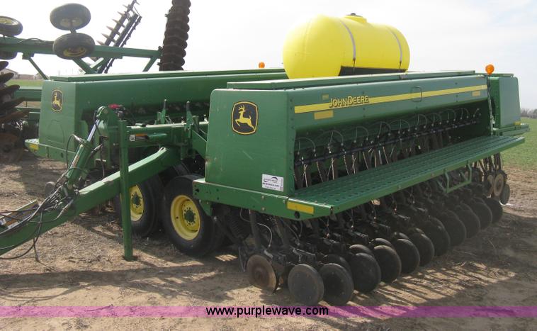 image for item E3323 John Deere 455 grain drill