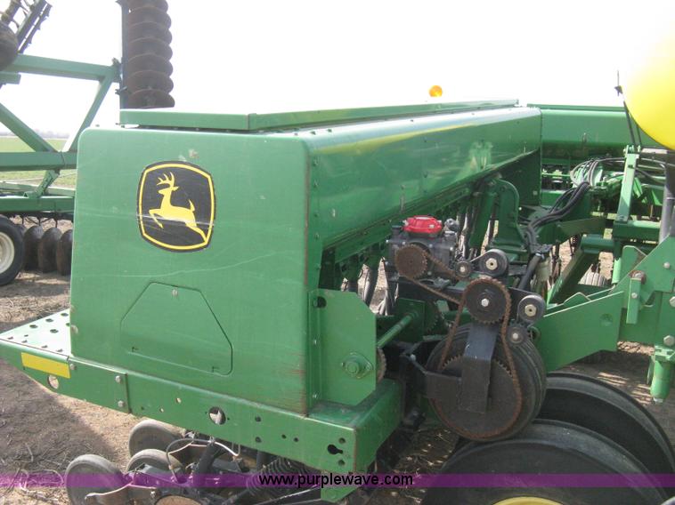 image for item E3323 John Deere 455 grain drill