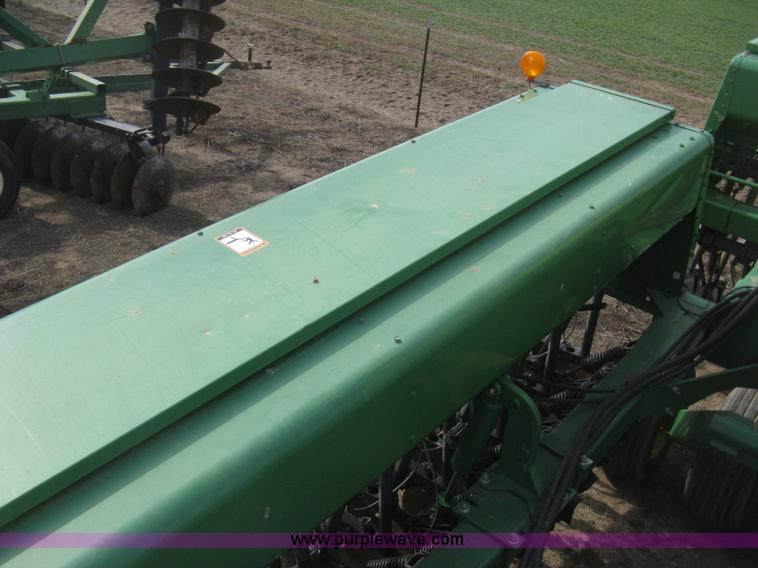 image for item E3323 John Deere 455 grain drill
