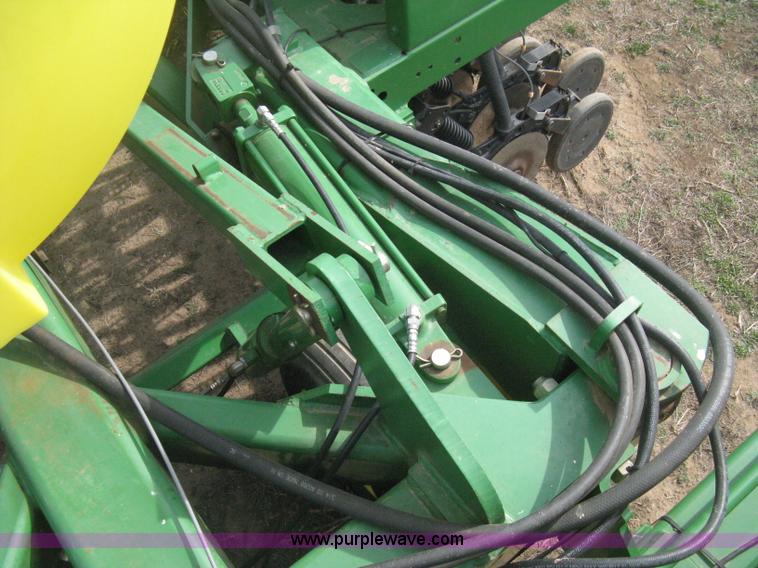 image for item E3323 John Deere 455 grain drill