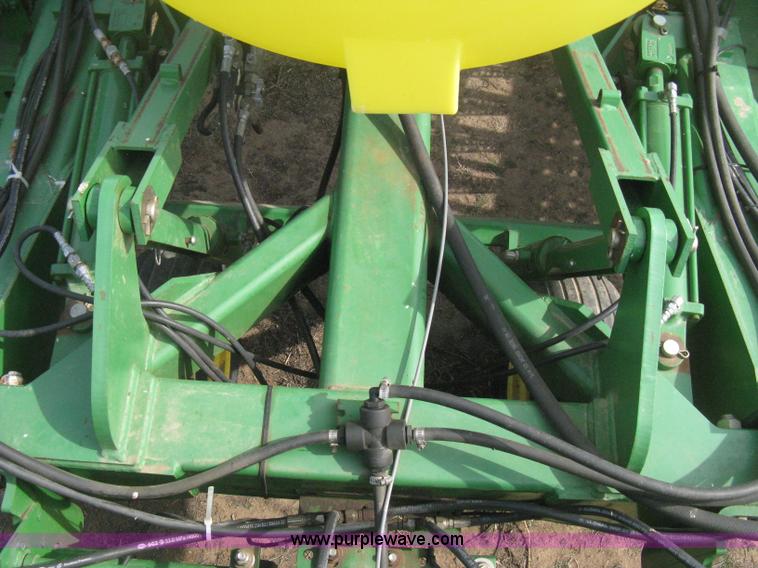 image for item E3323 John Deere 455 grain drill