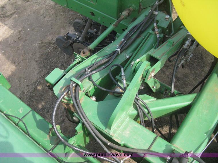 image for item E3323 John Deere 455 grain drill