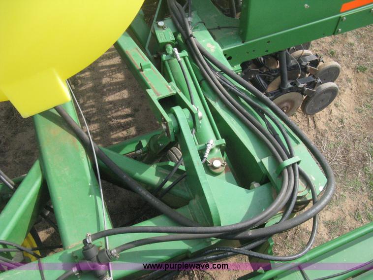 image for item E3323 John Deere 455 grain drill