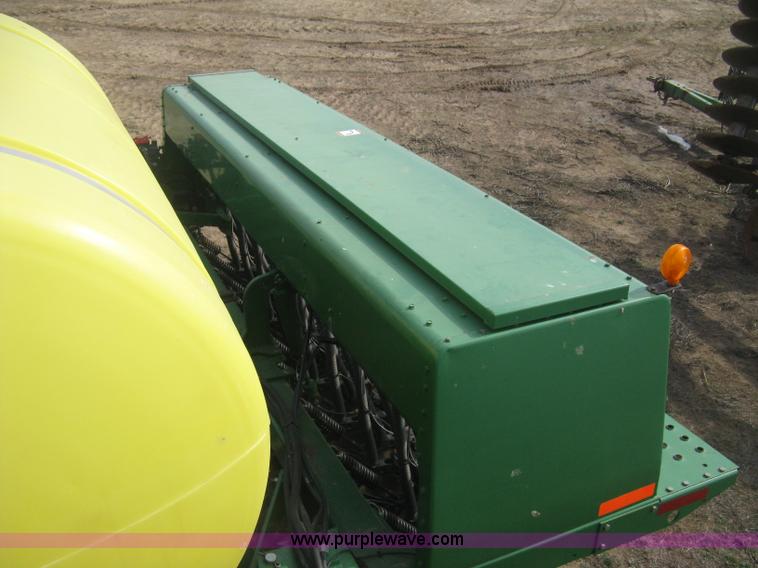 image for item E3323 John Deere 455 grain drill