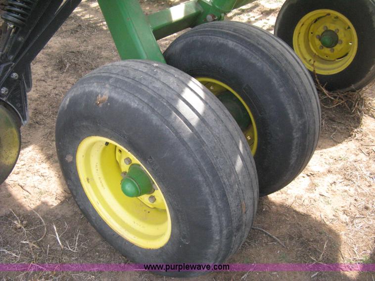 image for item E3323 John Deere 455 grain drill