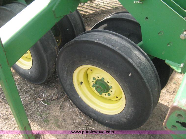 image for item E3323 John Deere 455 grain drill