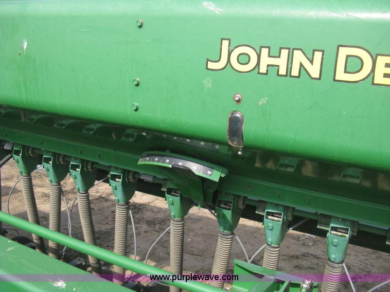 image for item E3323 John Deere 455 grain drill