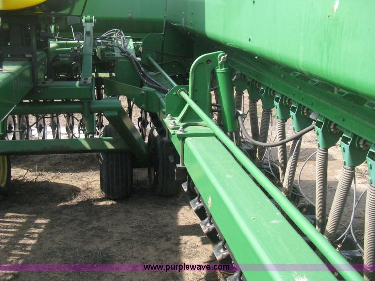 image for item E3323 John Deere 455 grain drill