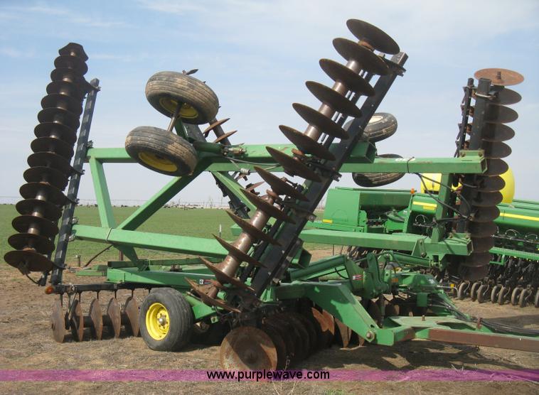 image for item E3324 John Deere 630 disk harrow