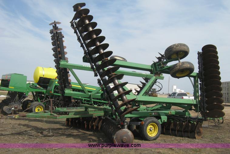image for item E3324 John Deere 630 disk harrow