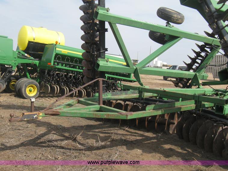 image for item E3324 John Deere 630 disk harrow