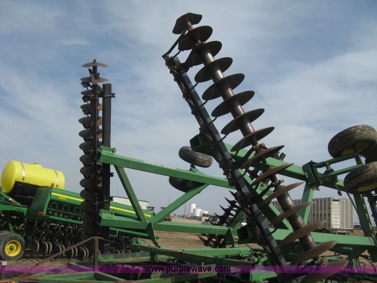 image for item E3324 John Deere 630 disk harrow